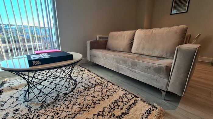 Studio To Rent In No' Thames Valley, RG42