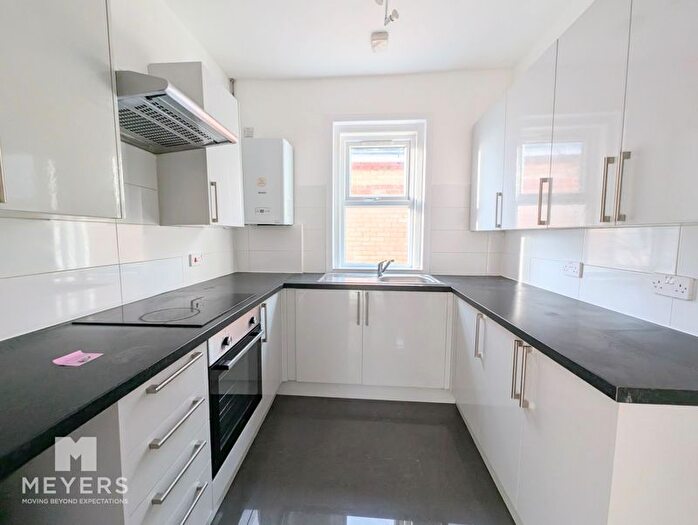 3 Bedroom Flat To Rent In Parkwood Road, Southbourne, BH5