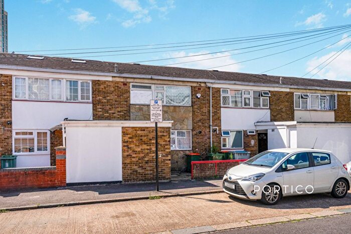 2 Bedroom Property To Rent In Kennard Road, Stratford, London, E15