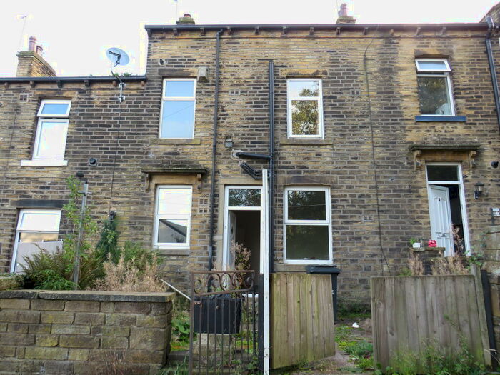 2 Bedroom House To Rent In Crossley Terrace North, Halifax, HX3