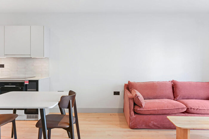 Studio To Rent In The Draper, Draycote House, Colindale, NW9