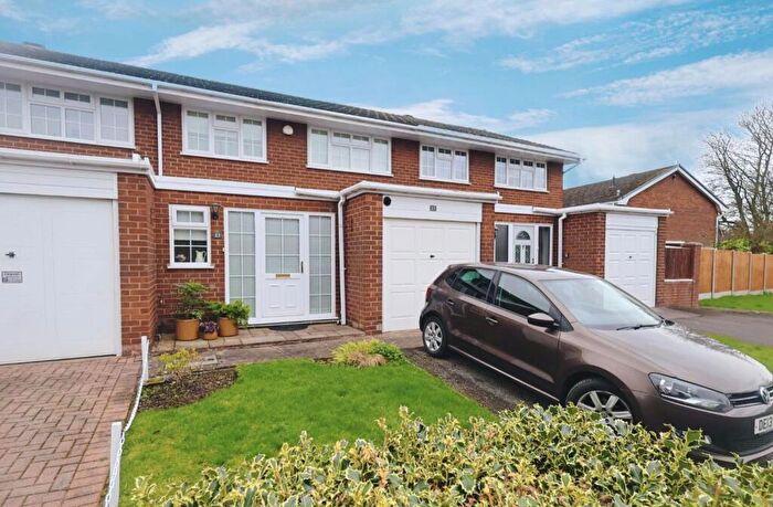 3 Bedroom Terraced House For Sale In Wealstone Court, Chester, CH2