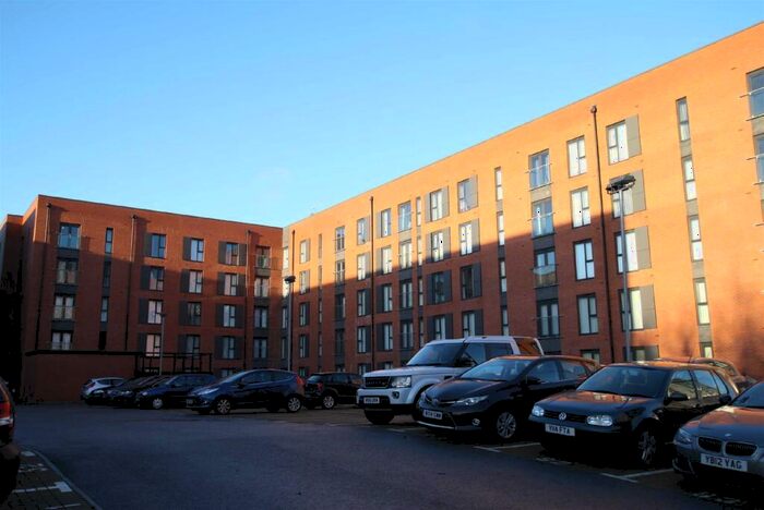 2 Bedroom Apartment To Rent In Irwell Building, Salford, M5