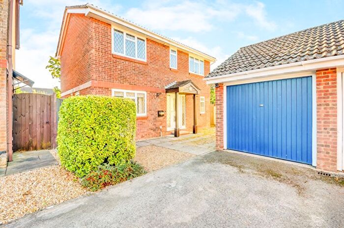 4 Bedroom Detached House For Sale In Hollybrook Gardens, Locks Heath, Southampton, SO31