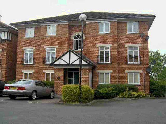 1 Bedroom Flat To Rent In Pilkington Court, Alwyn Gardens, Hendon, NW4
