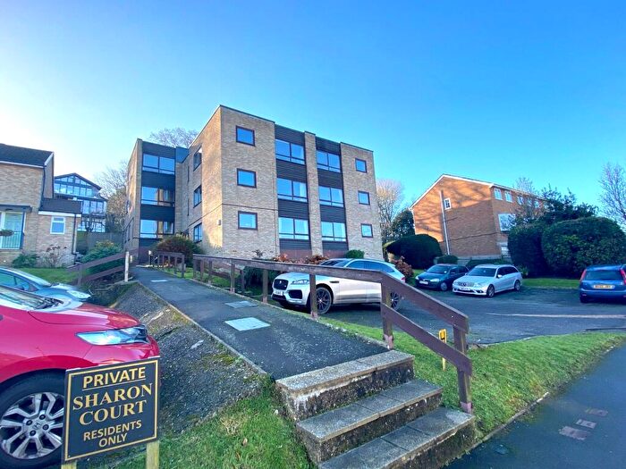 2 Bedroom Flat To Rent In Sharon Court, Queens Road, PO31