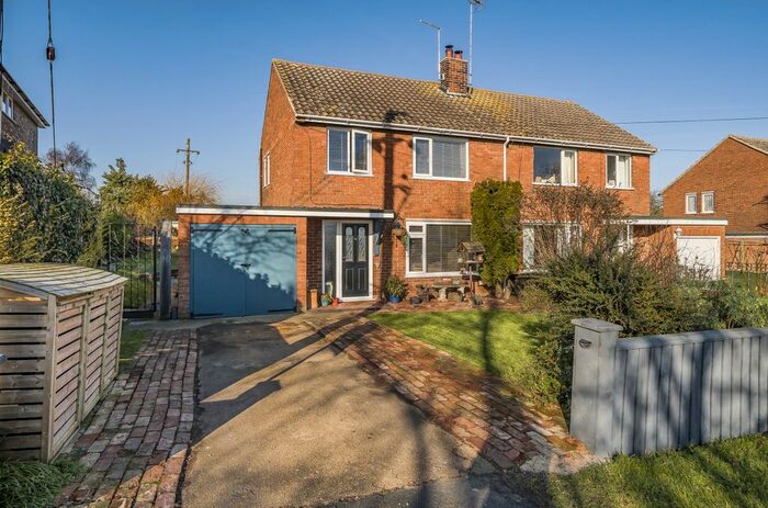 3 Bedroom Semi-Detached House For Sale In St. Andrews View, Boothby Pagnell, Grantham, NG33