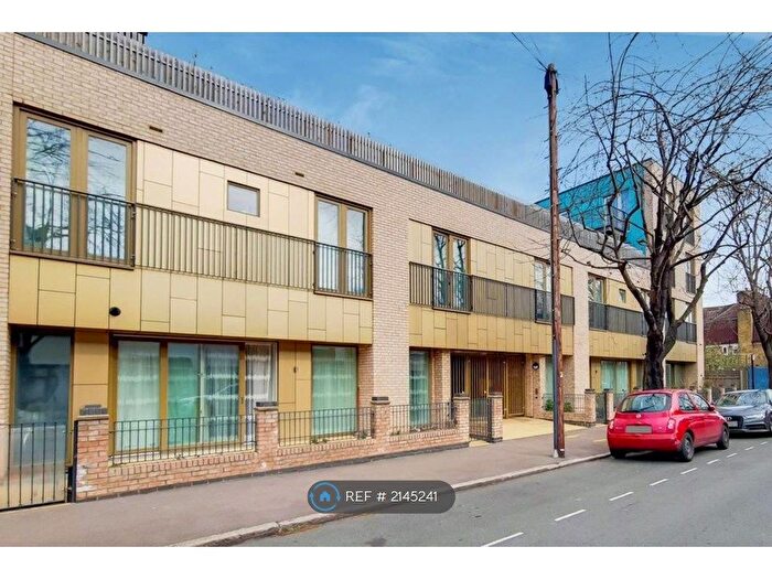 1 Bedroom Flat To Rent In Berwick Road, London, E16