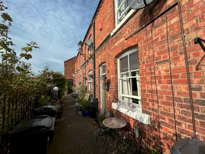 2 Bedroom House To Rent In Kimberley Terrace, Hoole, CH2