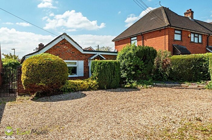 2 Bedroom Detached House For Sale In Mulfords Hill, Tadley, Hampshire, RG26