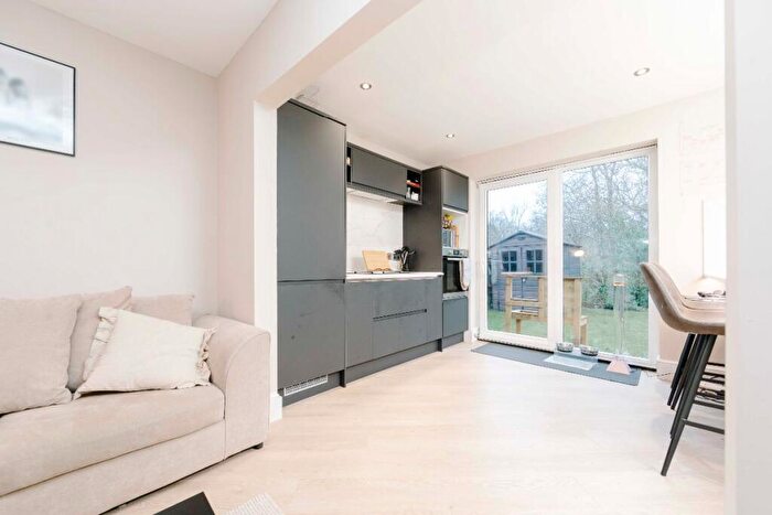 3 Bedroom Detached House For Sale In Heol Nant Caiach, Treharris, CF46