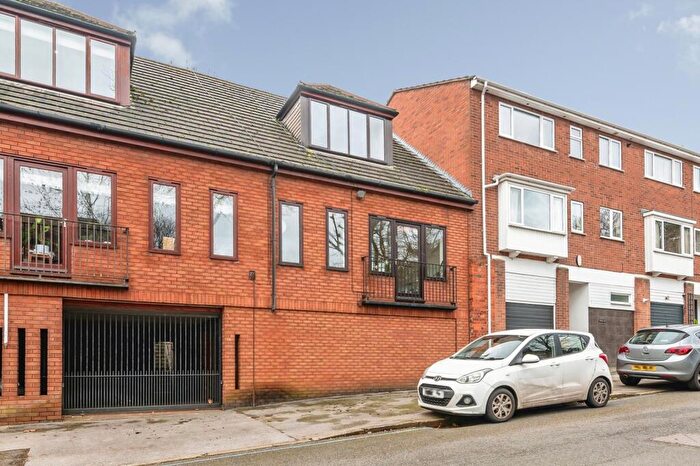 2 Bedroom End Of Terrace House For Sale In Clumber Road East, Nottingham, Nottinghamshire, NG7