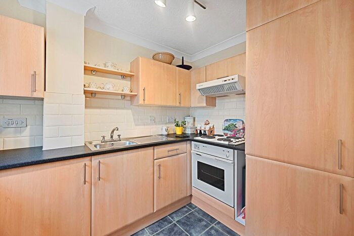 1 Bedroom Flat To Rent In St. James Road, Sutton, SM1