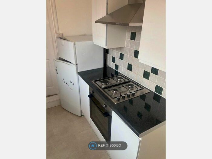 2 Bedroom Flat To Rent In Mortimer Road, South Shields, NE33