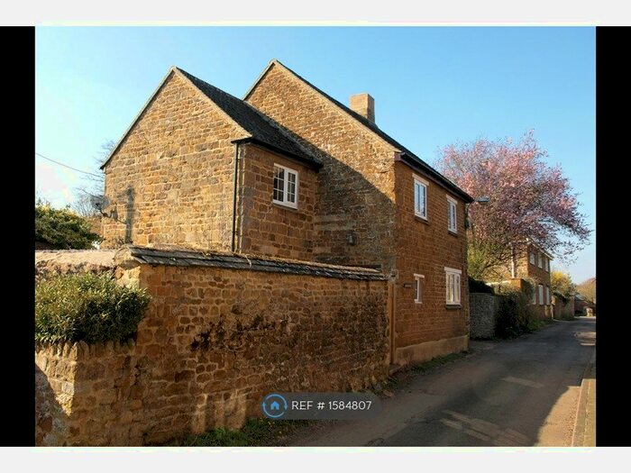 2 Bedroom Detached House To Rent In Kings Road, Nr. Banbury, OX15