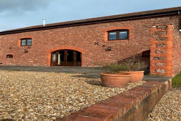 4 Bedroom Barn Conversion To Rent In Milverton, Taunton, TA4