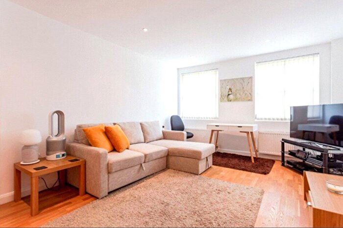 1 Bedroom Flat To Rent In Ridings House, - Alma Road, Windsor, SL4