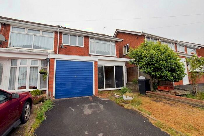 3 Bedroom Semi-Detached House To Rent In Acorn Road, Halesowen, B62