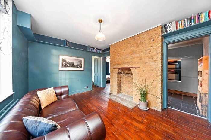 2 Bedroom Flat For Sale In Hannibal Road, Stepney, London, E1