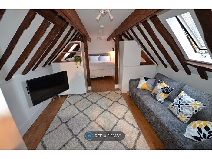 Studio To Rent In High Street, Rickmansworth, WD3