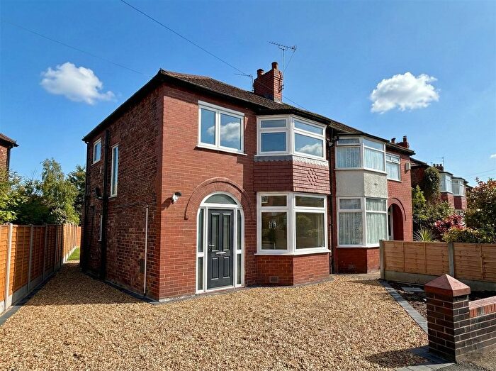 3 Bedroom Semi Detached House For Sale In Tabley Grove, Timperley, Altrincham, WA15