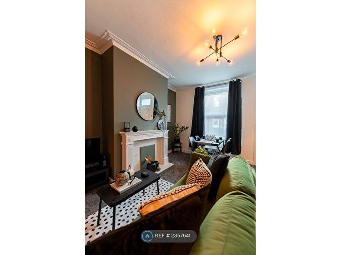 2 Bedroom Terraced House To Rent In Harold Mount, Leeds, LS6