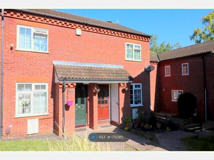 2 Bedroom Semi-Detached House To Rent In Ormsby Close, Luton, LU1