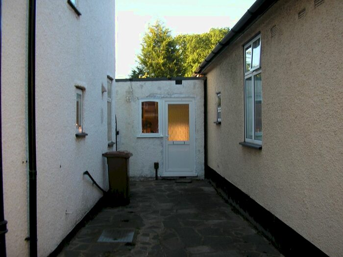 1 Bedroom Flat To Rent In Aultone Way, Sutton, SM1