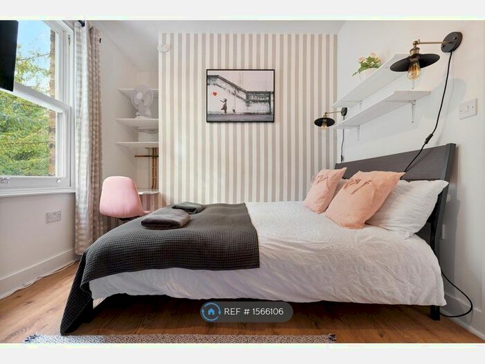 2 Bedroom Flat To Rent In Rotherwood Road, London, SW15