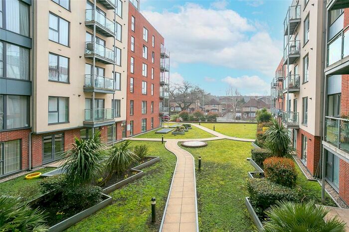 2 Bedroom Flat To Rent In Midland Road, Hemel Hempstead, HP2