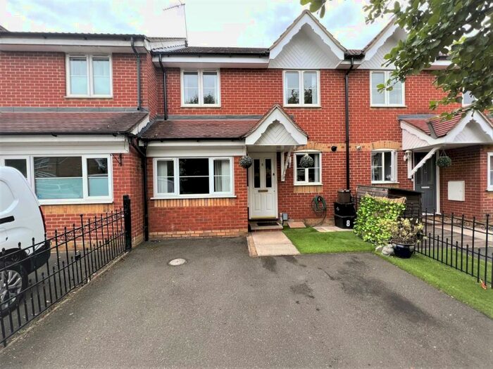 4 Bedroom House To Rent In Village Close, Hoddesdon, EN11