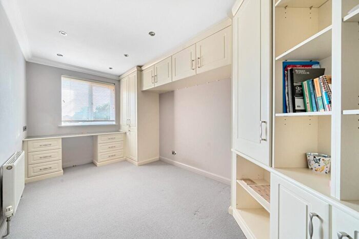 2 Bedroom Flat For Sale In Copers Cope Road, Beckenham, BR3