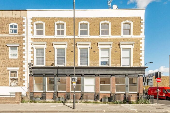 3 Bedroom Flat To Rent In Goldhawk Road, London, W12