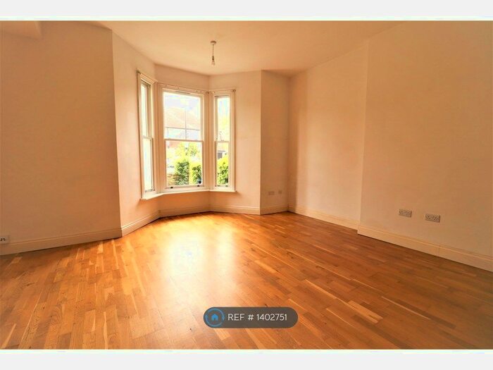 2 Bedroom Flat To Rent In Adrian Court, Croydon, CR0