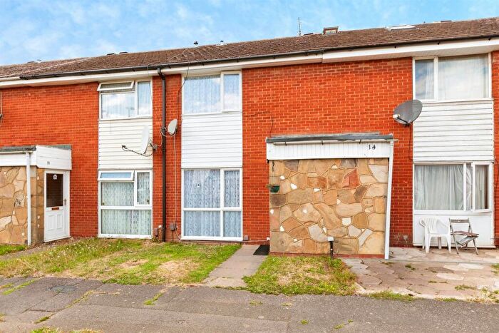 3 Bedroom Terraced House For Sale In Trent Road, Slough, SL3