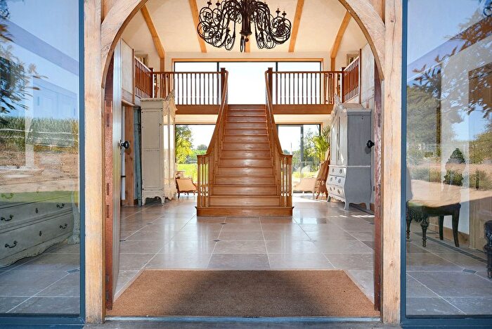 8 Bedroom Barn Conversion For Sale In Newlands Road, Charing, TN27