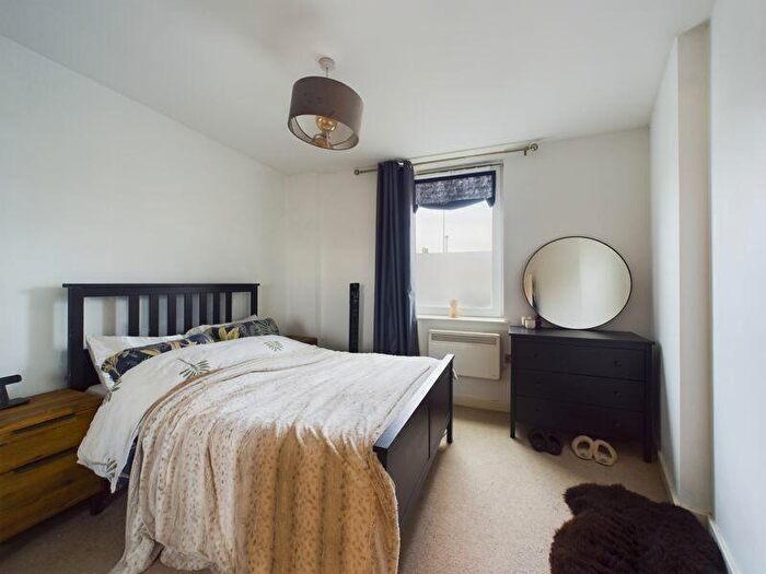 1 Bedroom Flat For Sale In Eastern Avenue, Gloucester, GL4