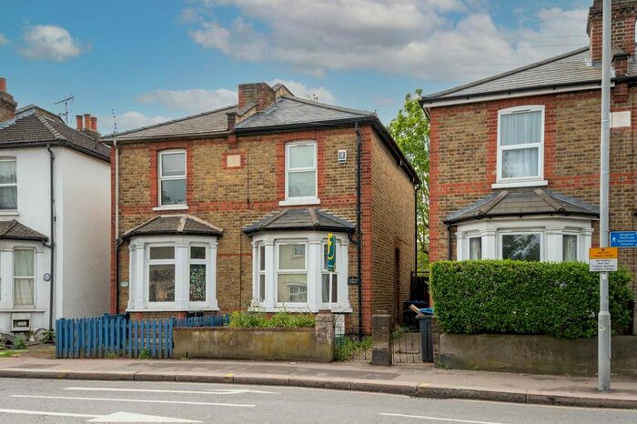 Studio To Rent In Hawks Road, Kingston, Kingston Upon Thames, KT1