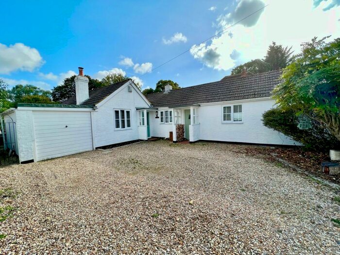 4 Bedroom Detached Bungalow For Sale In Hatchet Lane, Beaulieu, SO42