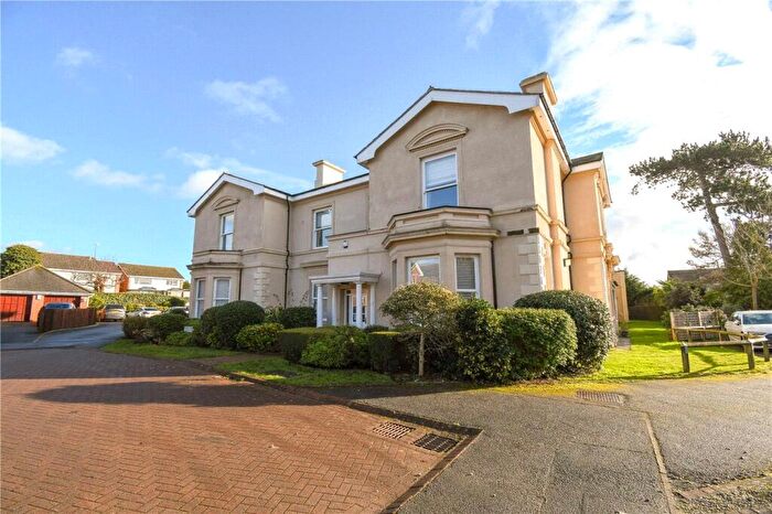 2 Bedroom Flat To Rent In Greenway, Parkgate, Neston, CH64