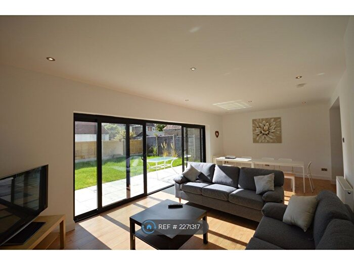 6 Bedroom Detached House To Rent In Greenwood Road, Bournemouth, BH9