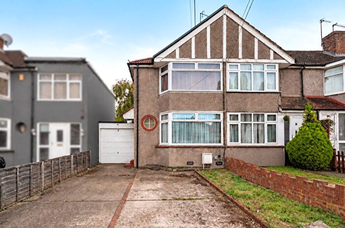 2 Bedroom End Terrace House For Sale In Parkside Avenue, Bexleyheath, Kent, DA7