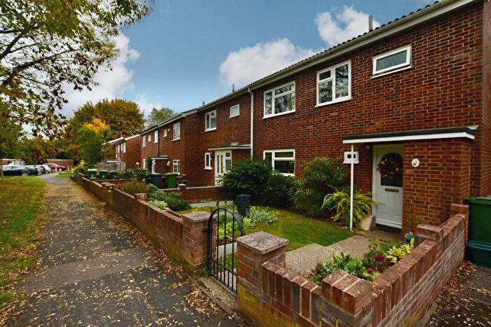 4 Bedroom End Of Terrace House To Rent In Evesham Walk, Basingstoke, RG24