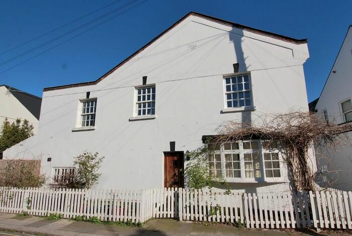 3 Bedroom Semi-Detached House To Rent In Enfield Walk, Brentford, Middlesex, TW8