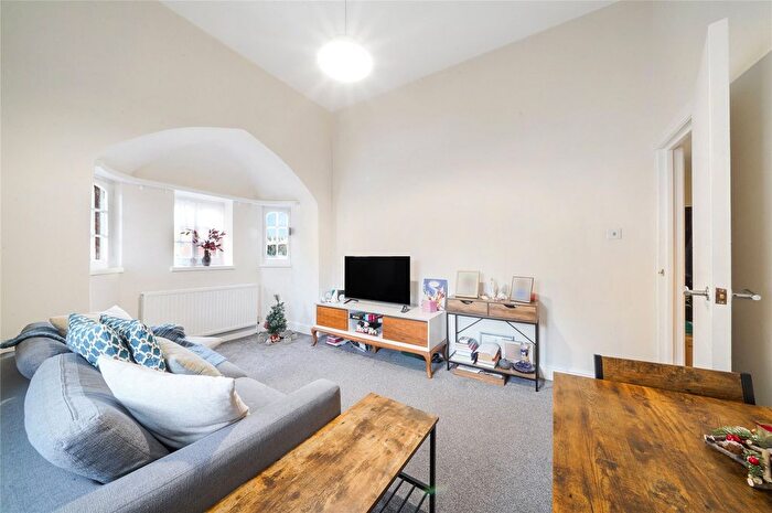 2 Bedroom Flat To Rent In Chevening Road, Queens Park, NW6