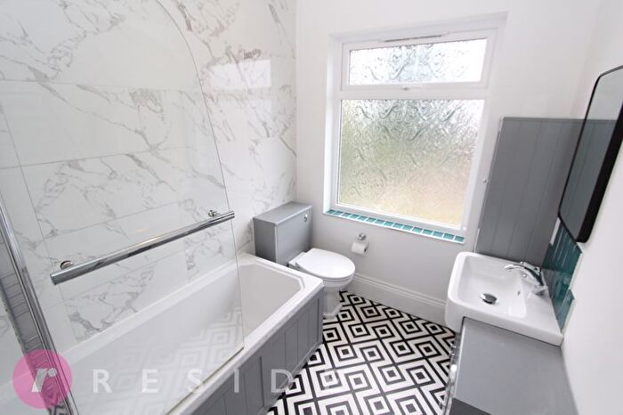 3 Bedroom Semi-Detached House For Sale In Baytree Lane, Middleton, Manchester, M24