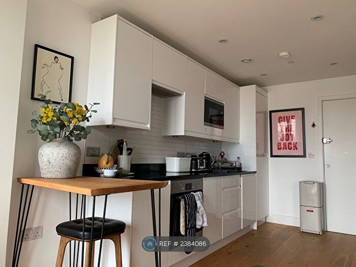 Studio To Rent In Central Cross Apartments, Croydon, CR0