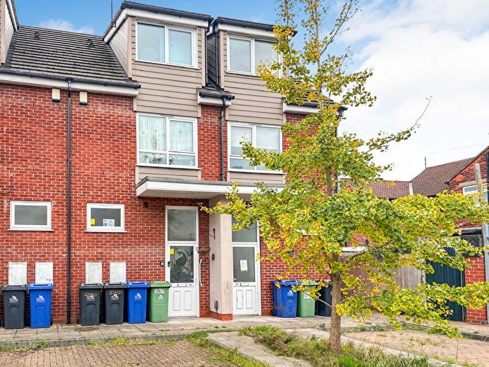 Terraced House For Sale In Willingham Street, Grimsby, DN32