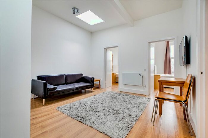 2 Bedroom Flat To Rent In Earls Court Road, Earls Court, SW5