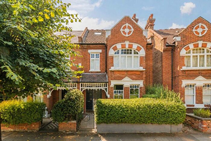 4 Bedroom Maisonette To Rent In Merton Hall Road, Wimbledon, SW19